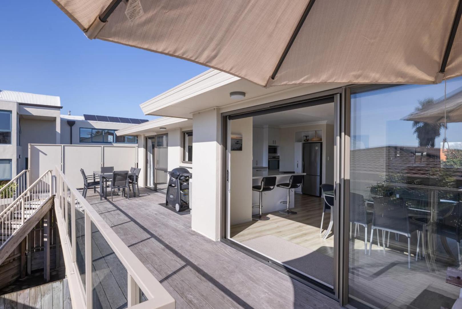 Magnificent Sunrises, Oceanbeach & Sea Views Mount Maunganui Exterior photo